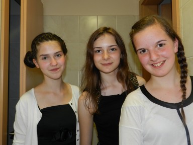  absolventke: Eva Klanjšček, Hajrija Husejnović, Maša Šuligoj